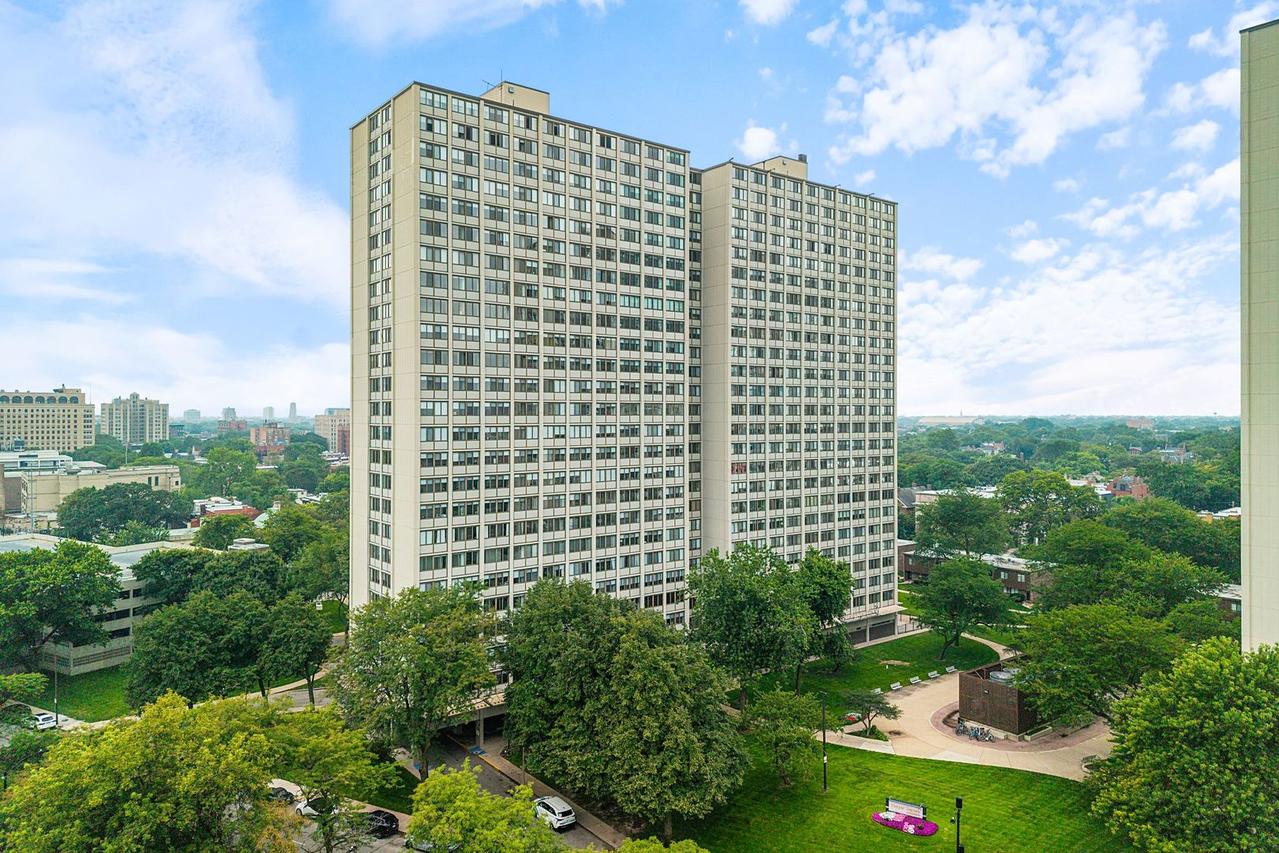4850 S Lake Park Ave. #903, Chicago, IL 60615