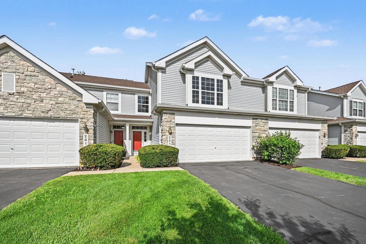 2416 Georgetown Cir., Aurora, IL 60503