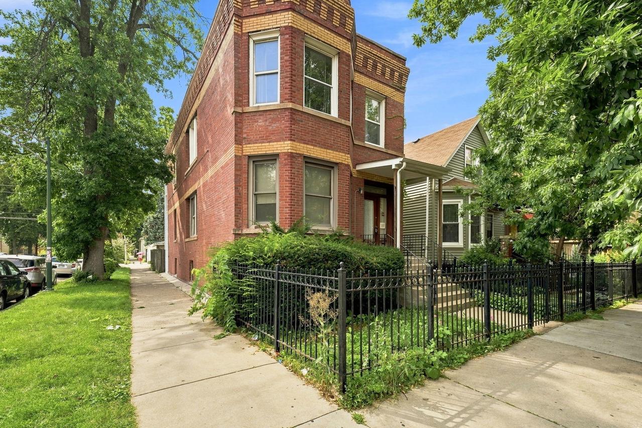 4100 N Kimball Ave., Chicago, IL 60618