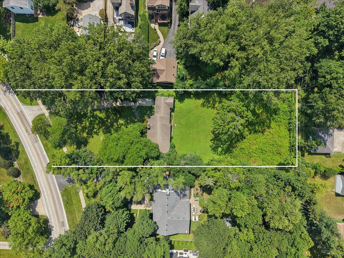 1438 N Sheridan Rd., Lake Forest, IL 60045
