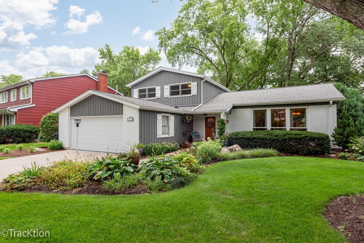 116 Pembroke Rd., Naperville, IL 60540