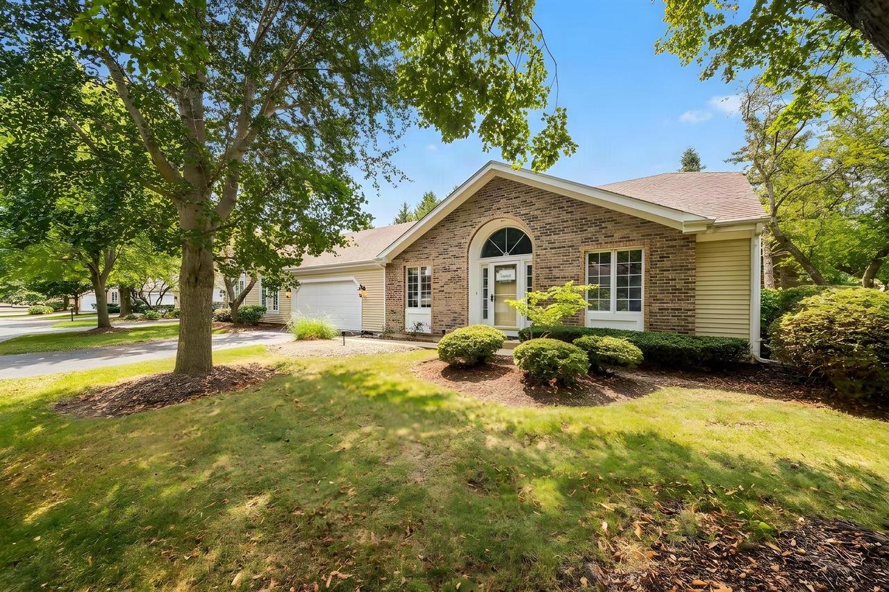 281 Governors Ln., Elgin, IL 60123