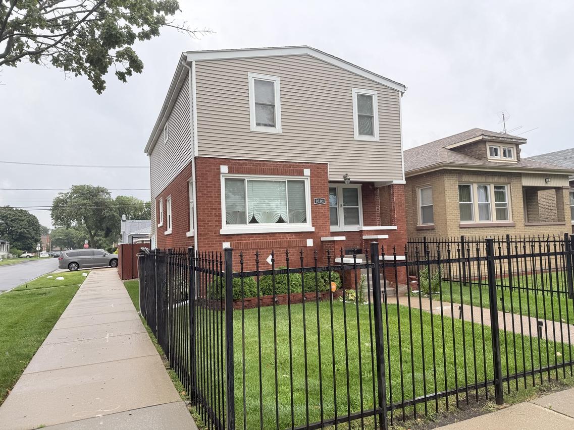 9101 S Racine Ave., Chicago, IL 60620