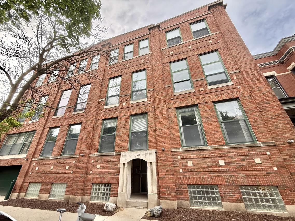 1122 W Newport Ave. #1A, Chicago, IL 60657
