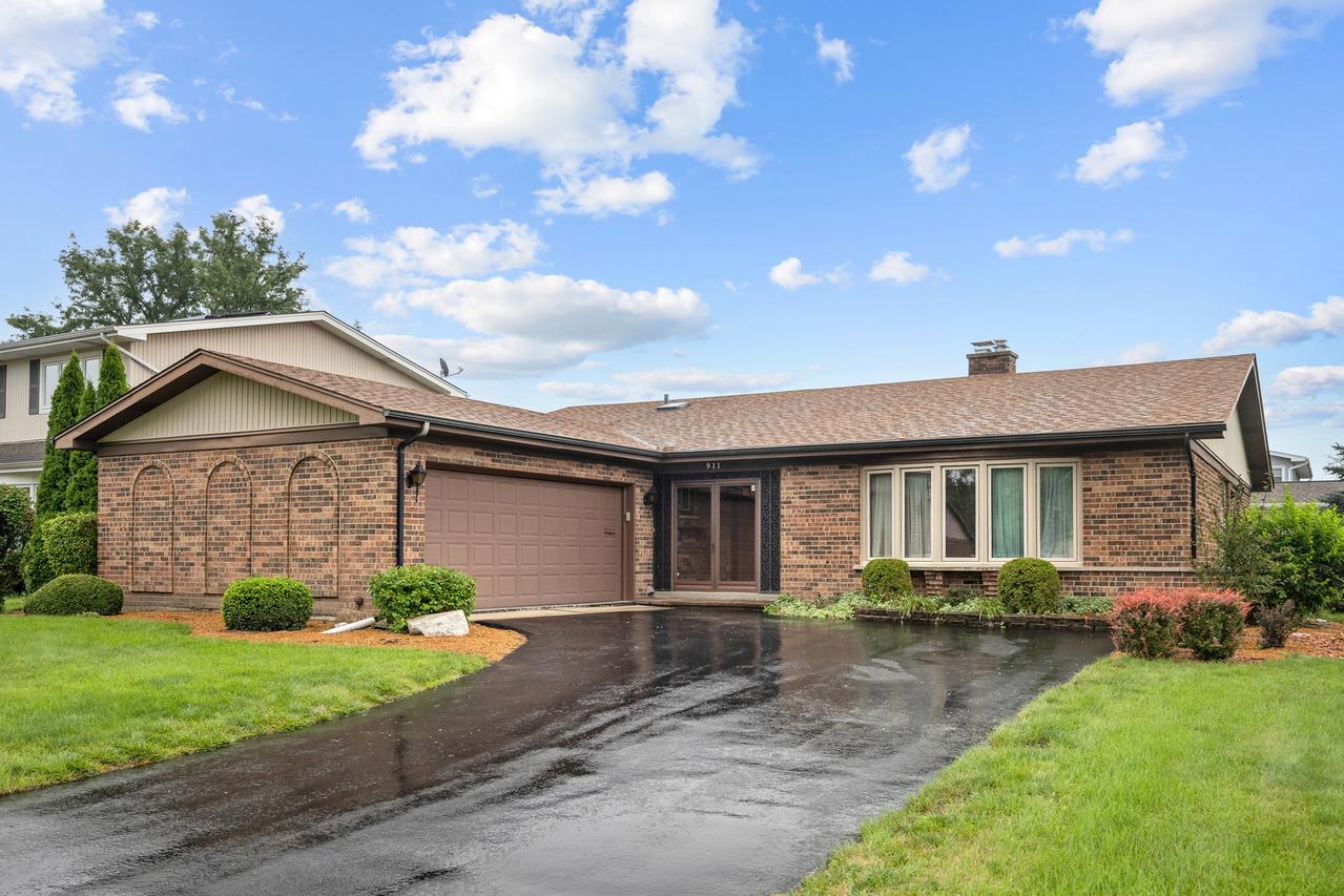 911 W Willow Ln., Mount Prospect, IL 60056