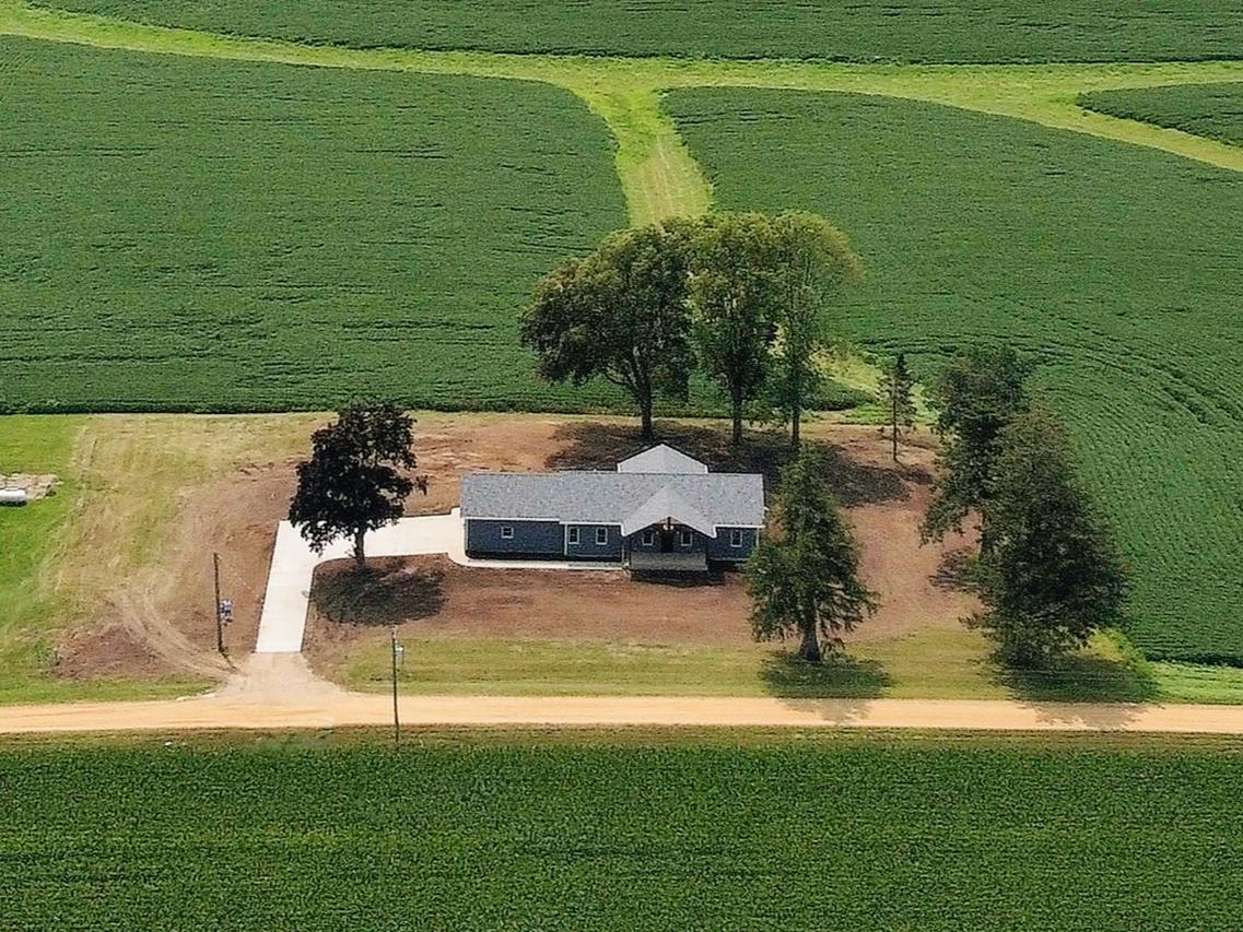 16797 W Barclay Rd., Polo, IL 61064