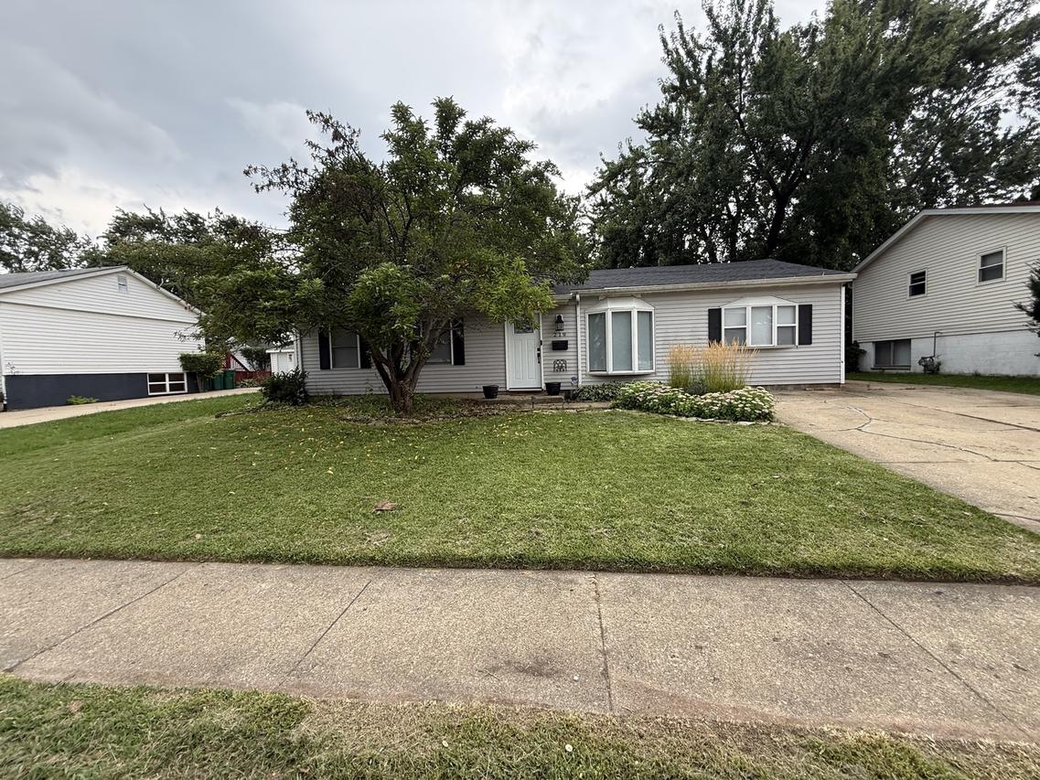 219 Murphy Dr., Romeoville, IL 60446