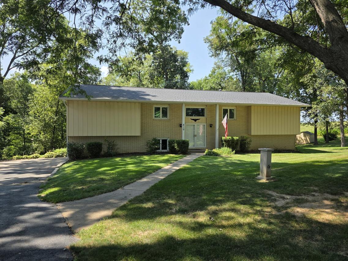 210 N Park Ave., Geneseo, IL 61254