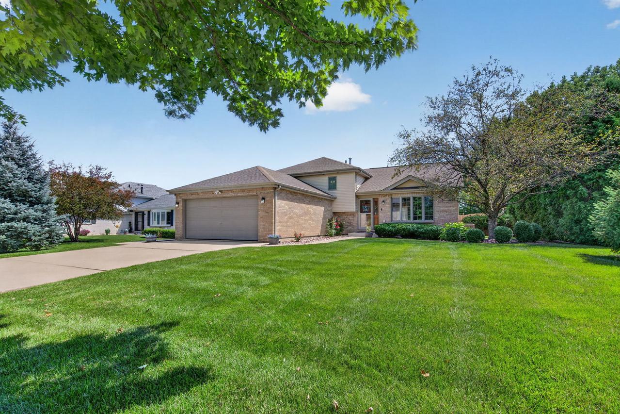 2730 Kingsway Ave., New Lenox, IL 60451