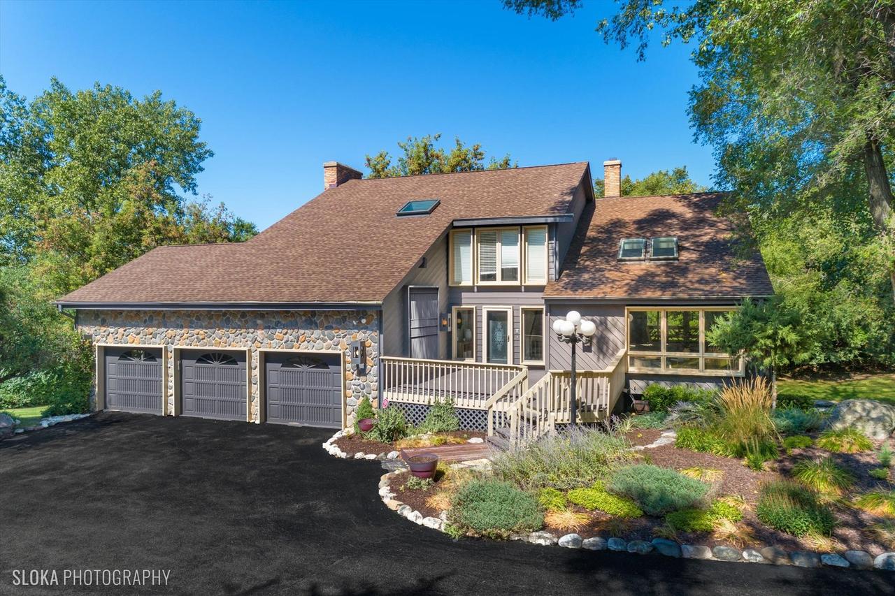255 Indian Trail Rd., North Barrington, IL 60010