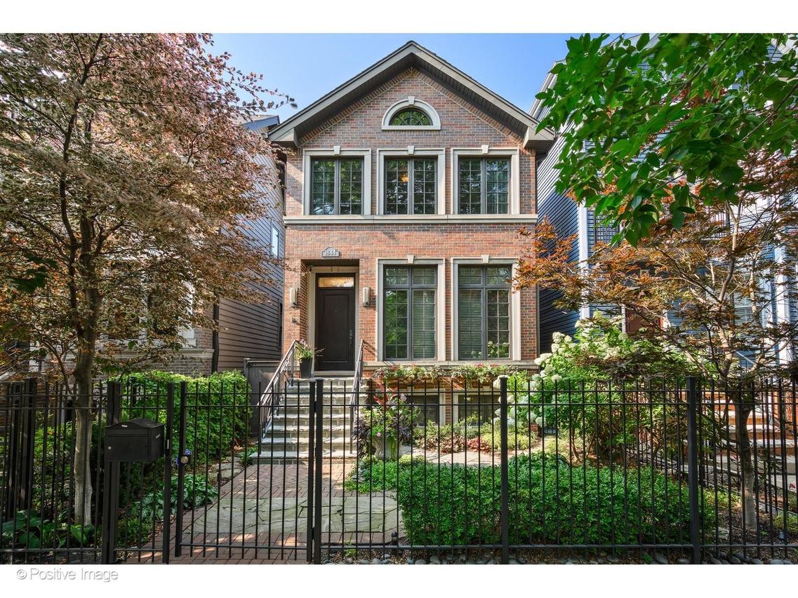 1844 W Barry Ave., Chicago, IL 60657