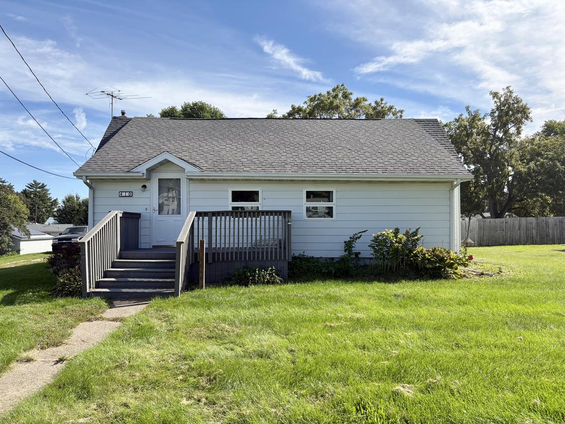 410 N Main St., Cambridge, IL 61238
