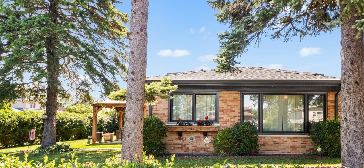 2196 Spruce Ave., Des Plaines, IL 60018