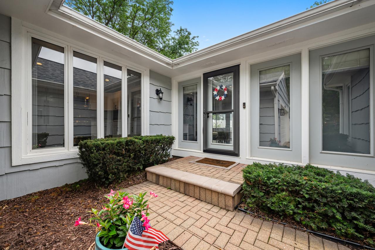 6379 Holly Ct., Lisle, IL 60532