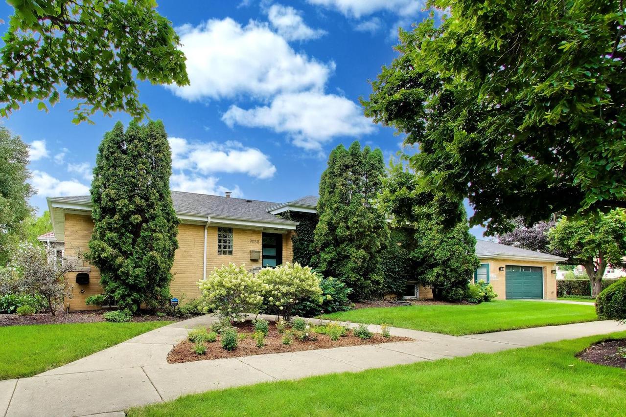 9058 Ewing Ave., Evanston, IL 60203
