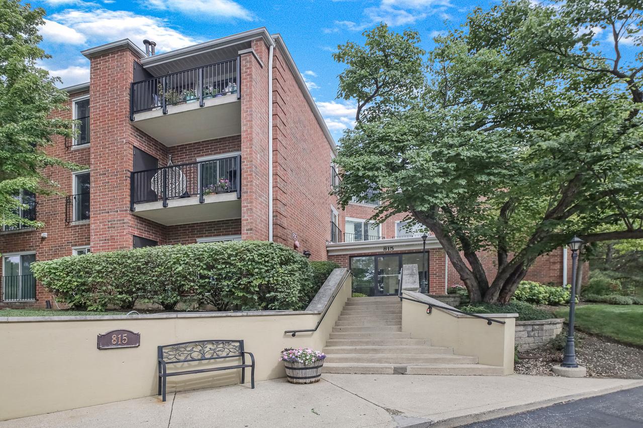 815 Leicester Rd. #312A, Elk Grove Village, IL 60007