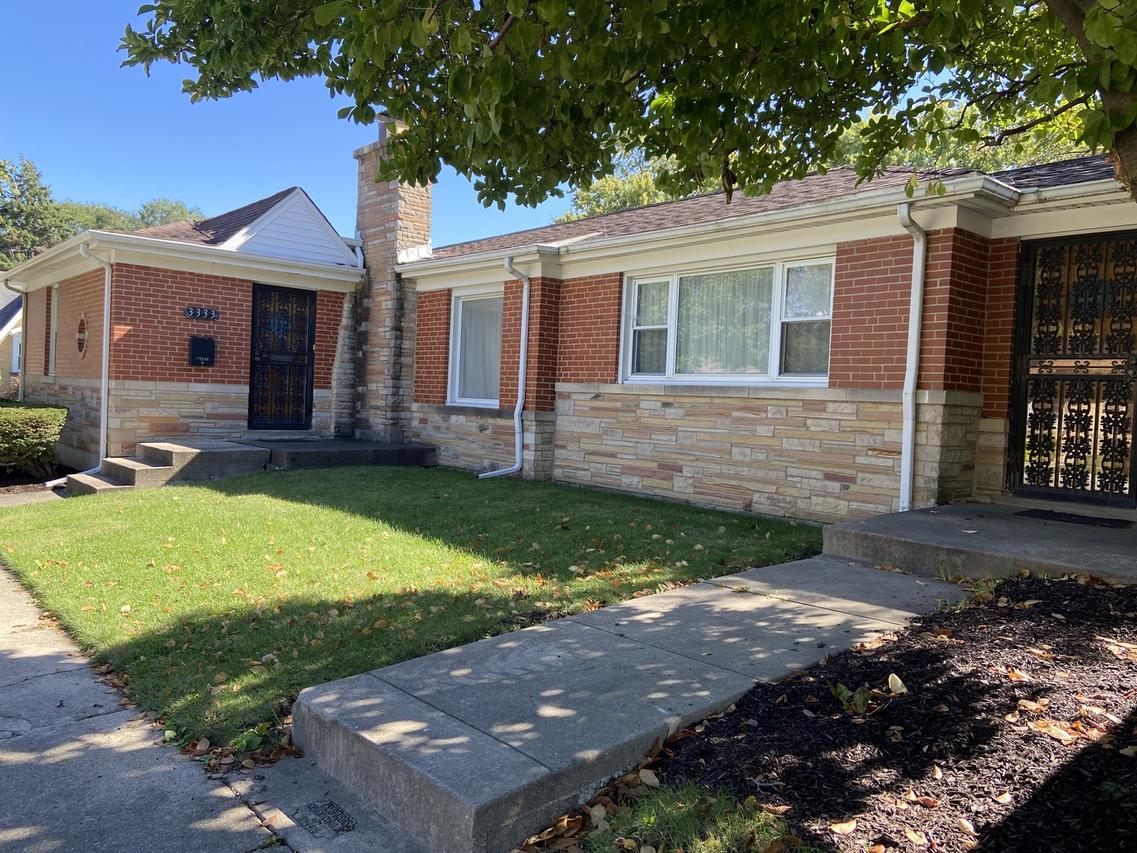 3333 W 102 St., Evergreen Park, IL 60805