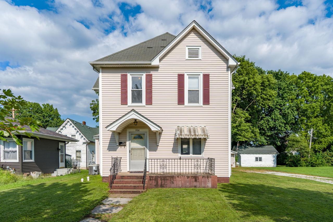 206 N College Ave., Aledo, IL 61231