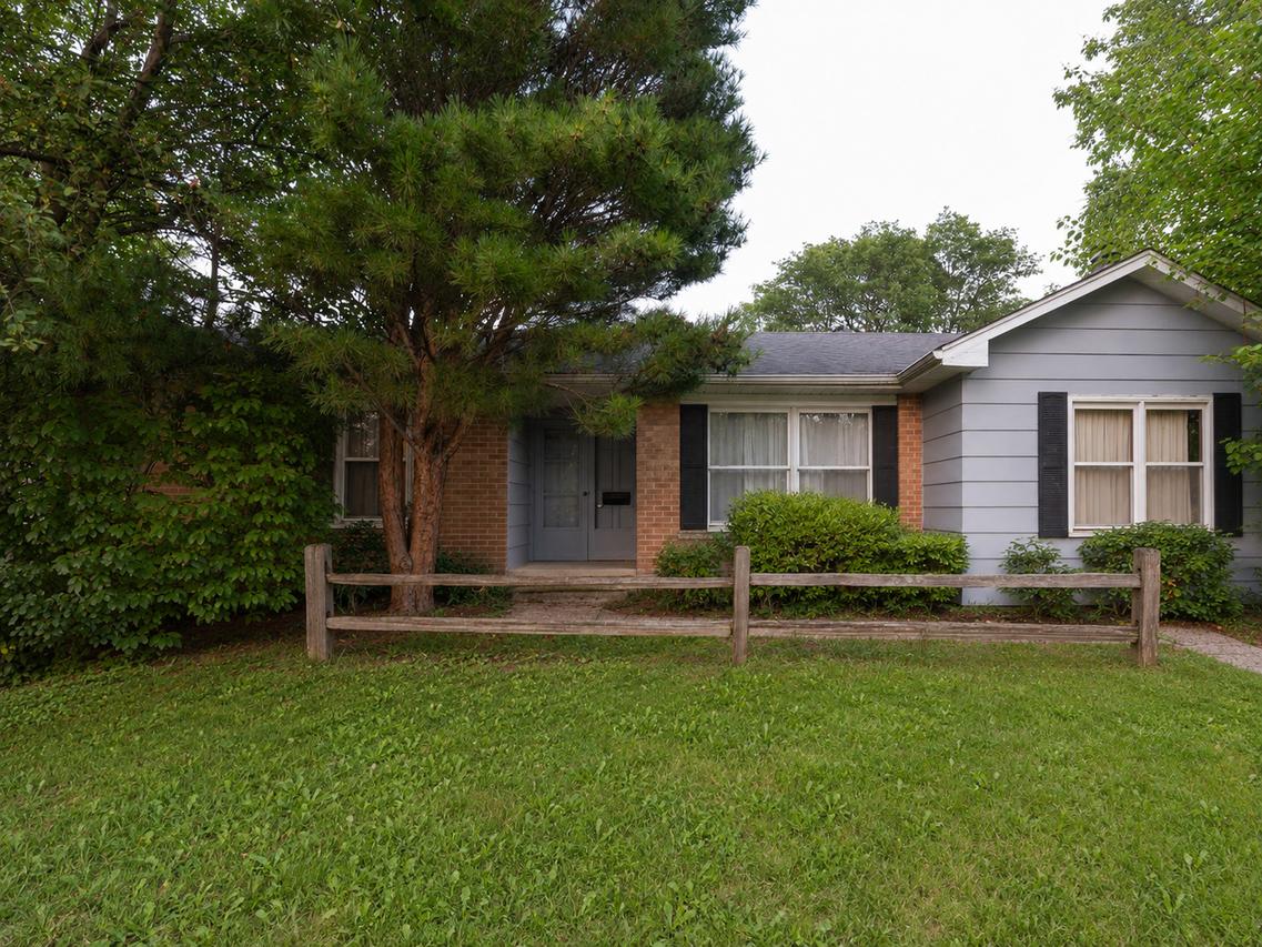 1545 N Kaspar Ave., Arlington Heights, IL 60004