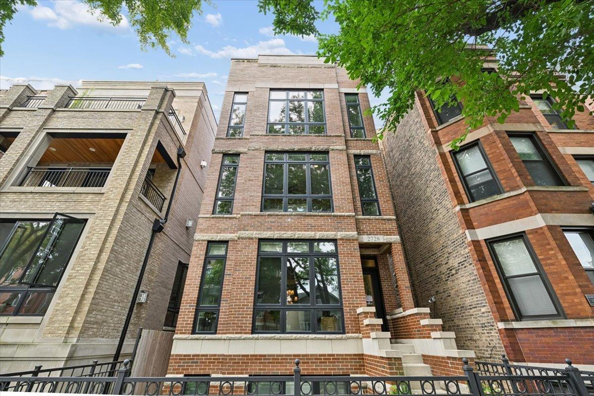 2728 N Wayne Ave. #2, Chicago, IL 60614