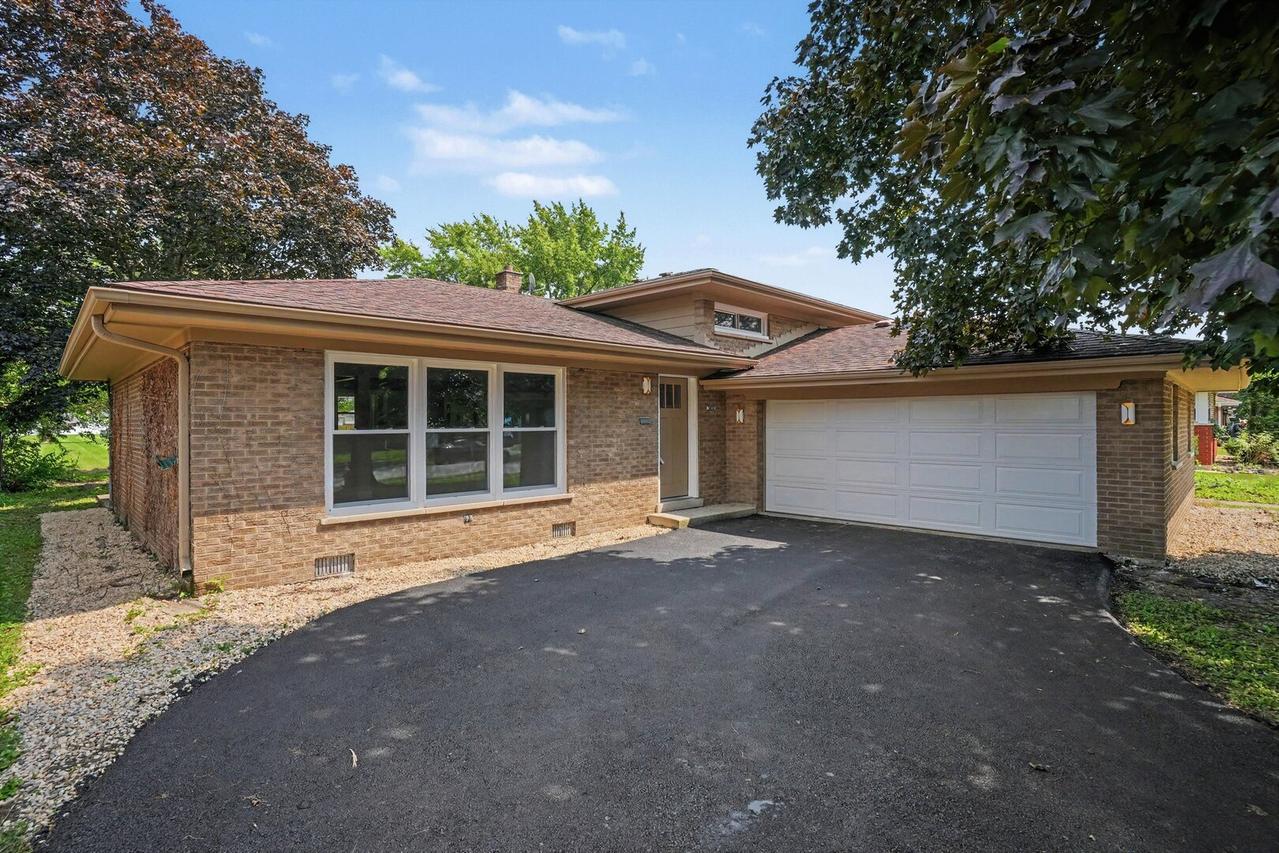 16721 School St., South Holland, IL 60473