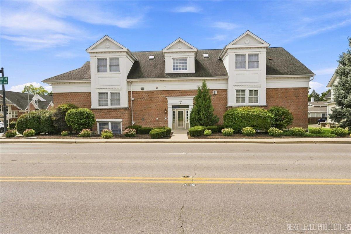 111 S 5th Ave. #E, St. Charles, IL 60174