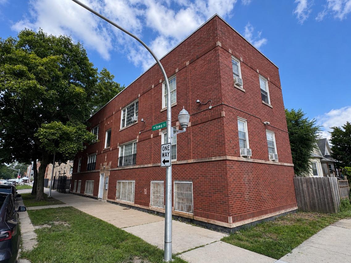 3734 W Iowa Ave., Chicago, IL 60651