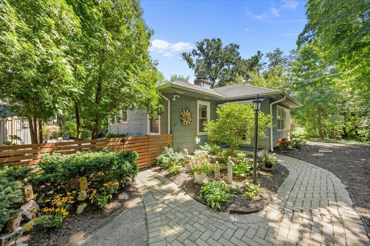 262 Maple Hill Rd., Glencoe, IL 60022