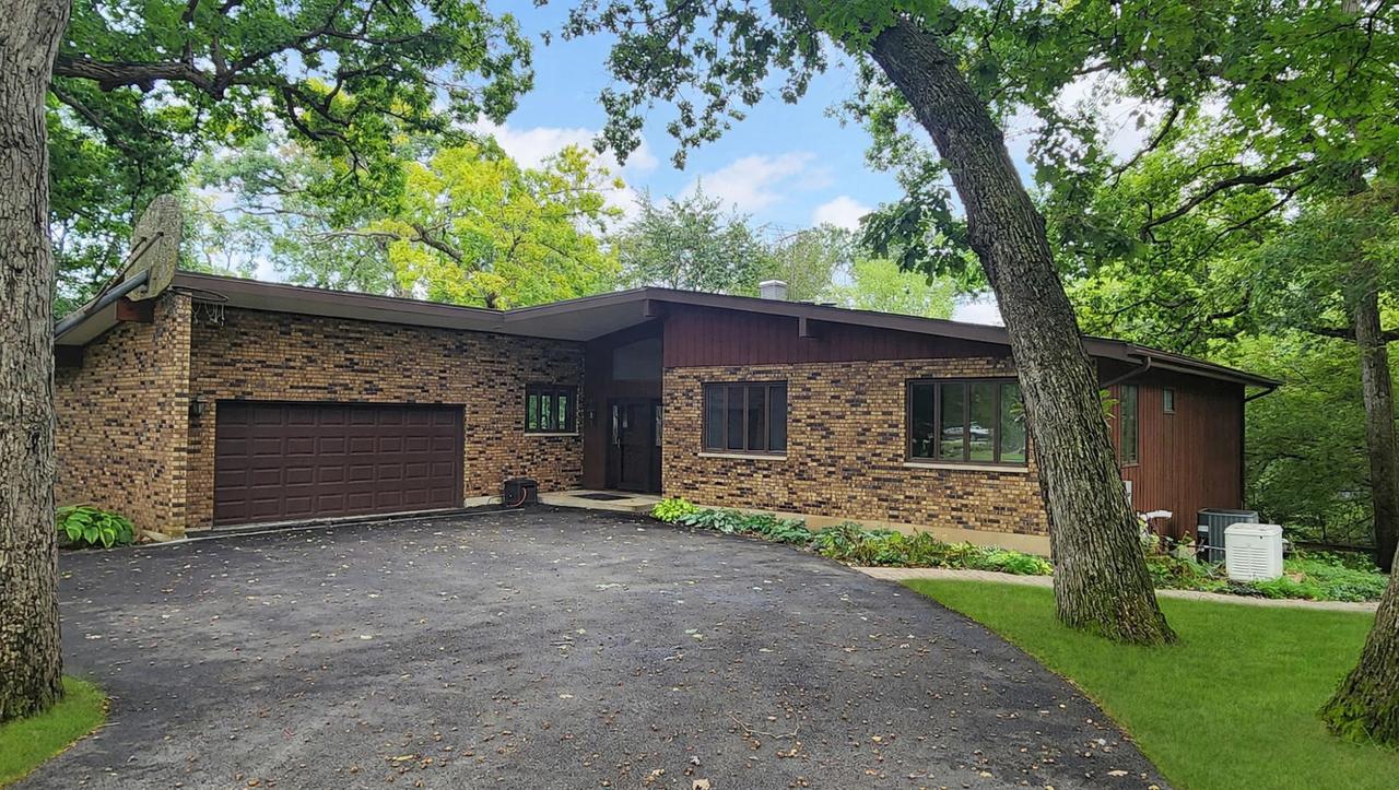 172 Hilltop Ct., Sleepy Hollow, IL 60118