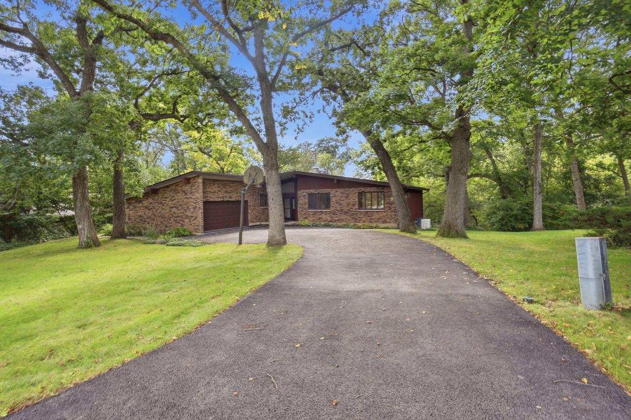 172 Hilltop Ct., Sleepy Hollow, IL 60118