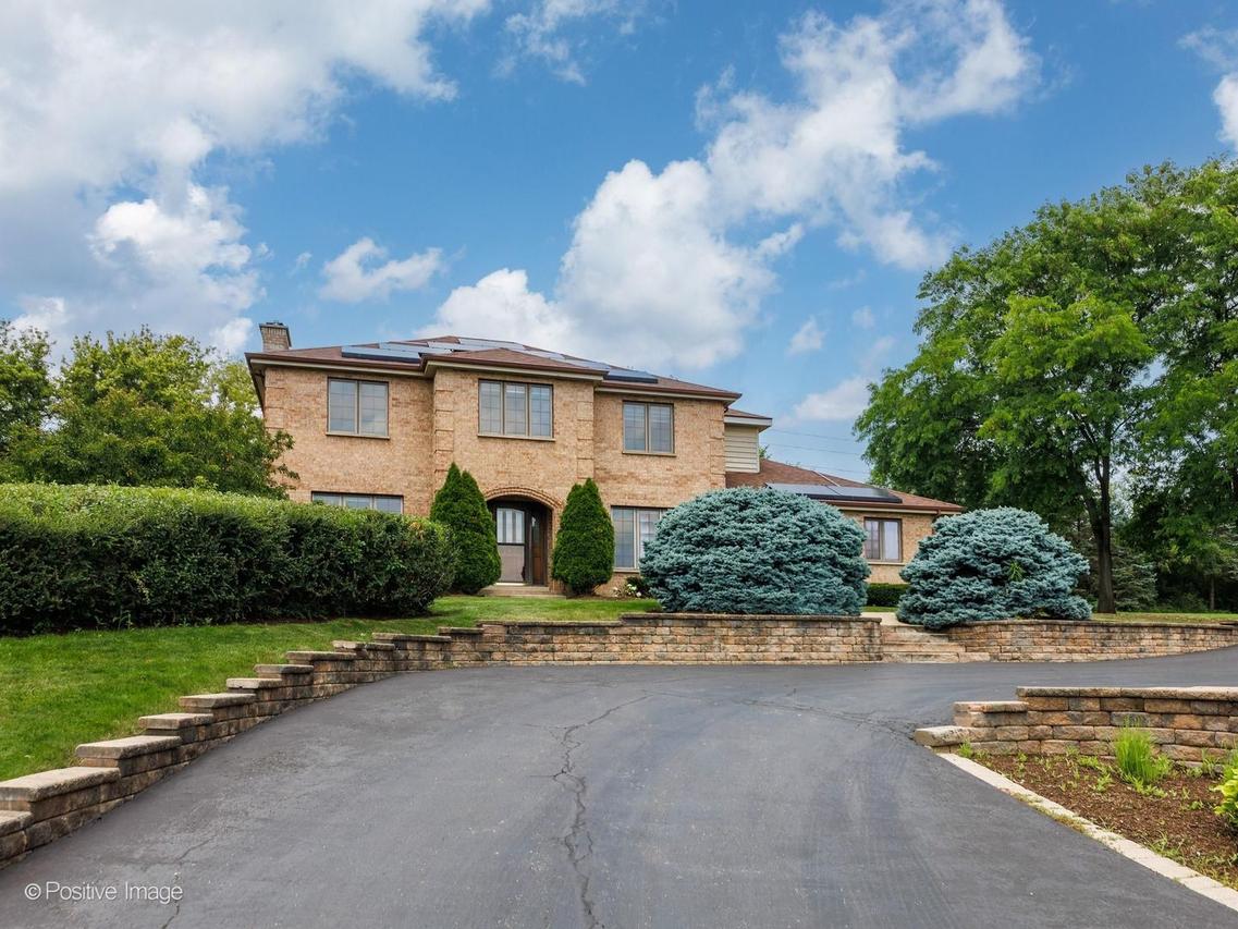 23 Squire Rd., Hawthorn Woods, IL 60047