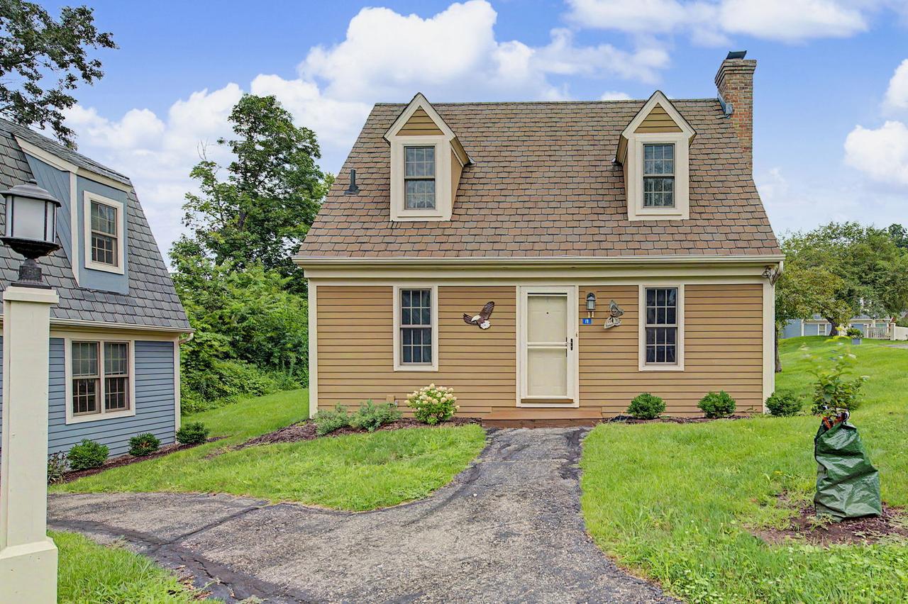 11 Settler Ln., Galena, IL 61036