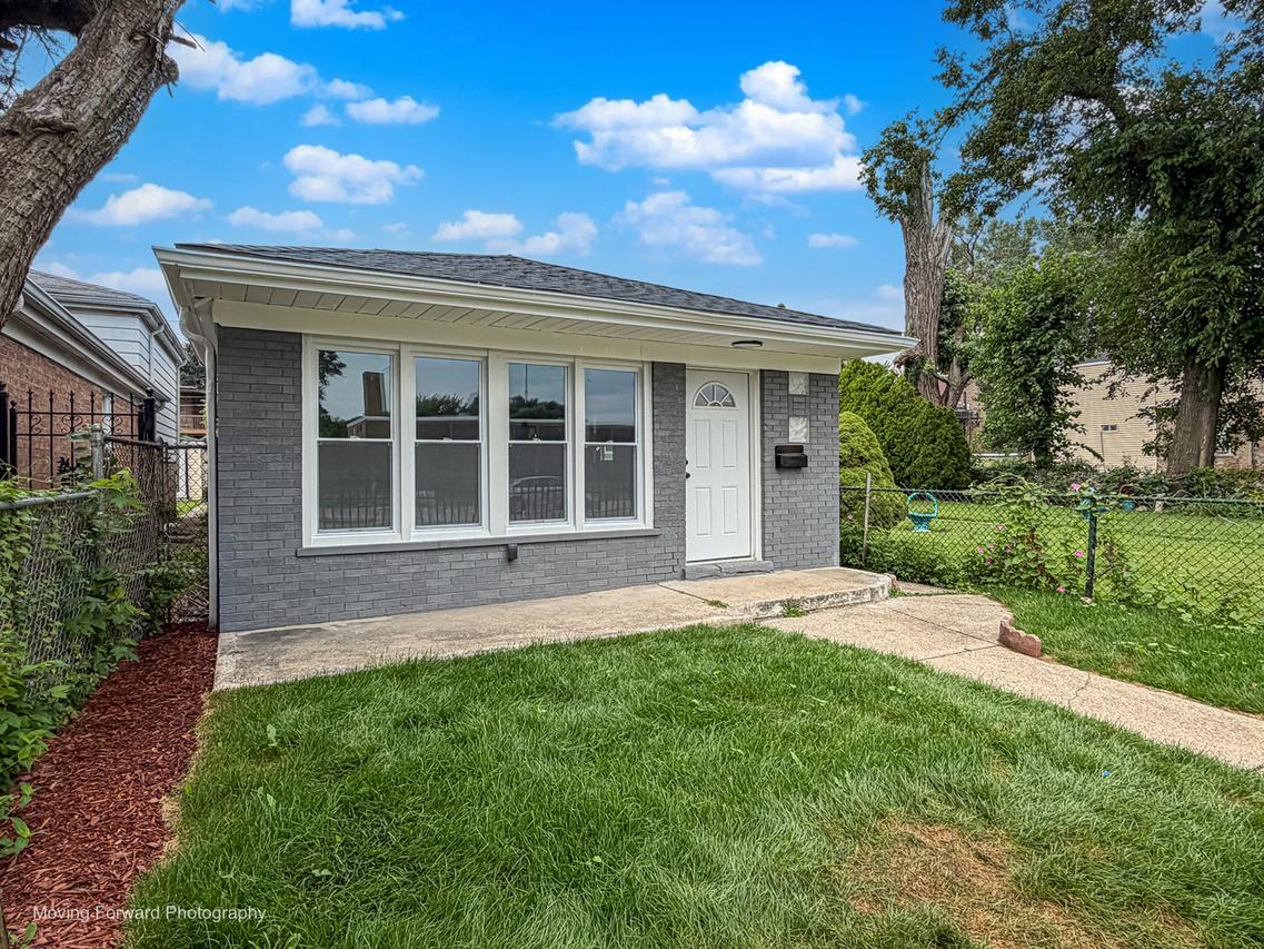 6226 S Elizabeth St., Chicago, IL 60620