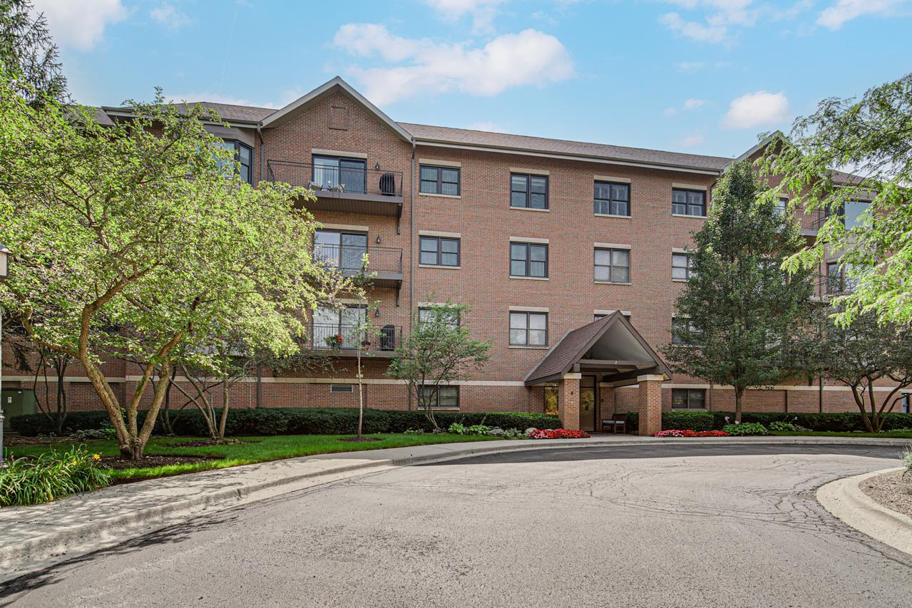 20 Trafalgar Sq. #407, Lincolnshire, IL 60069