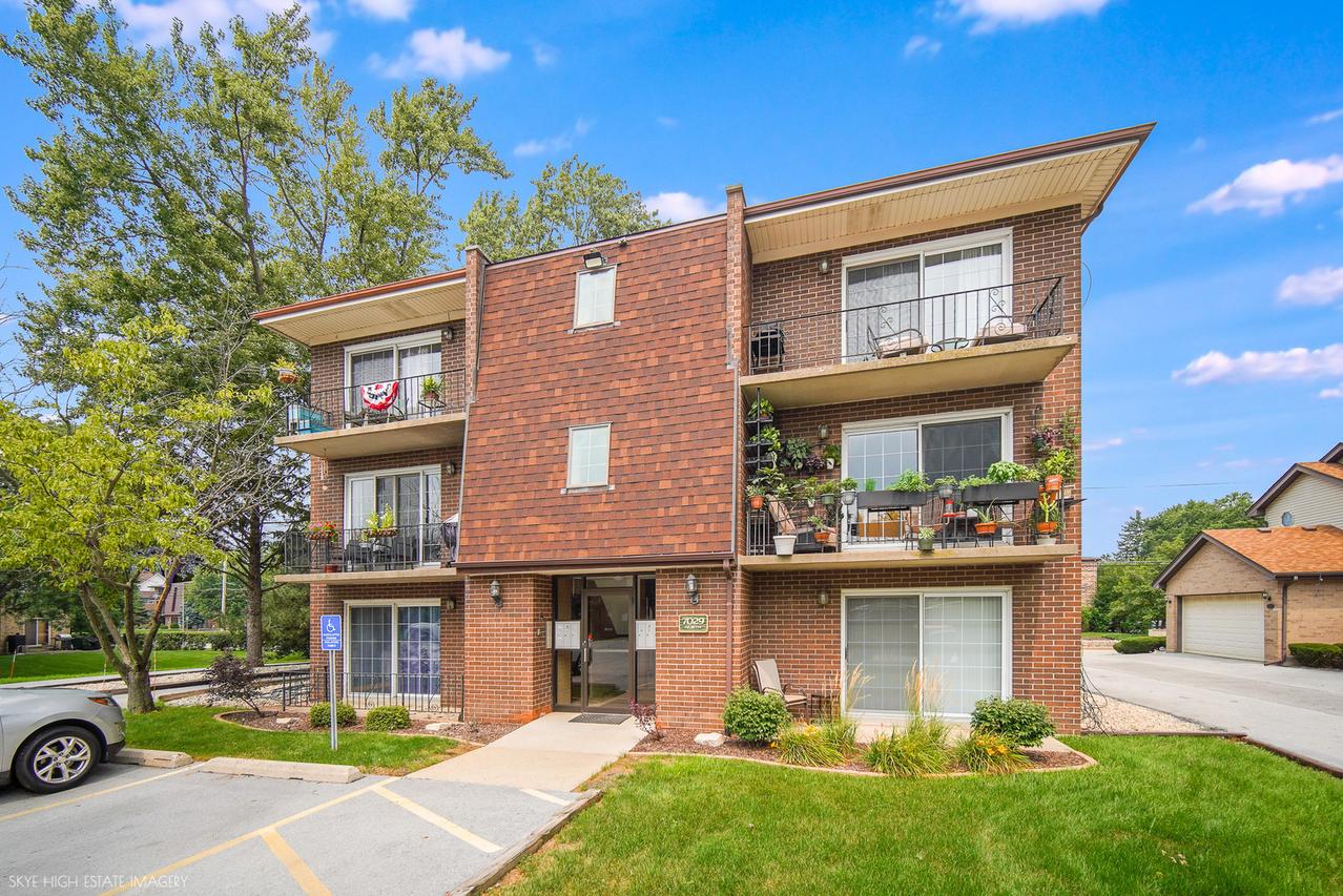 7029 167th St. #4N, Tinley Park, IL 60477