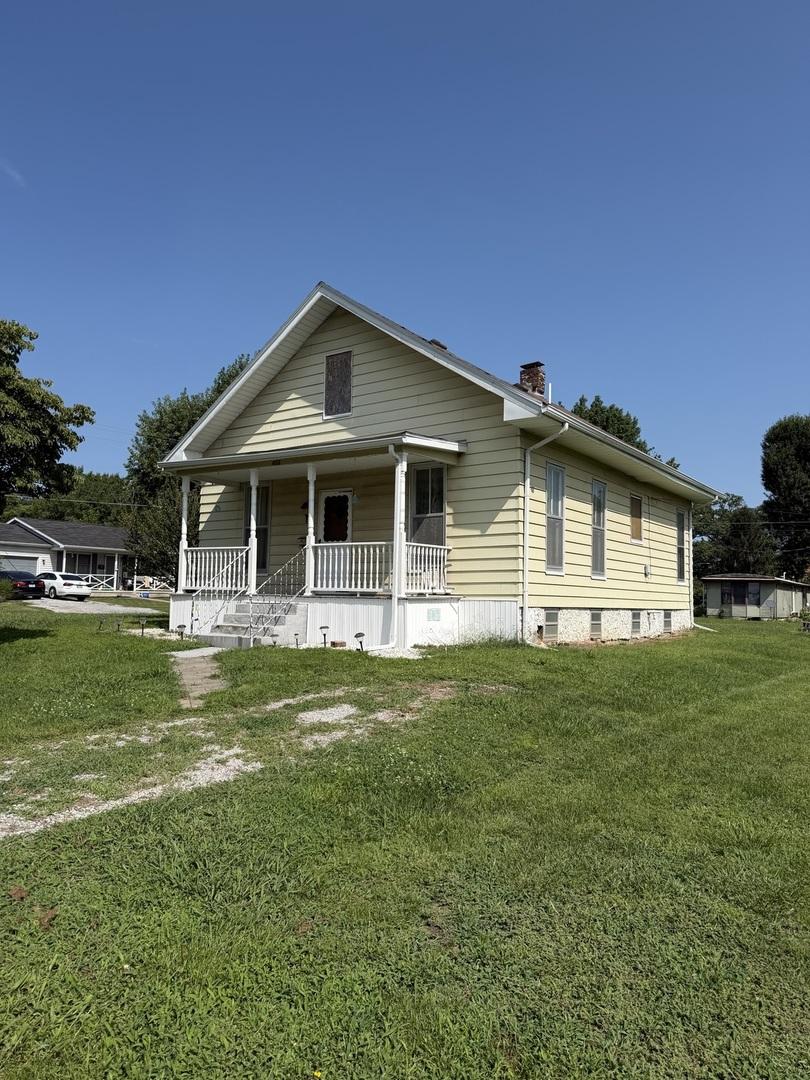 402 E Keyes St., Duquoin, IL 62832