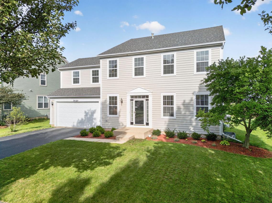 3020 Chalkstone Ave., Elgin, IL 60124