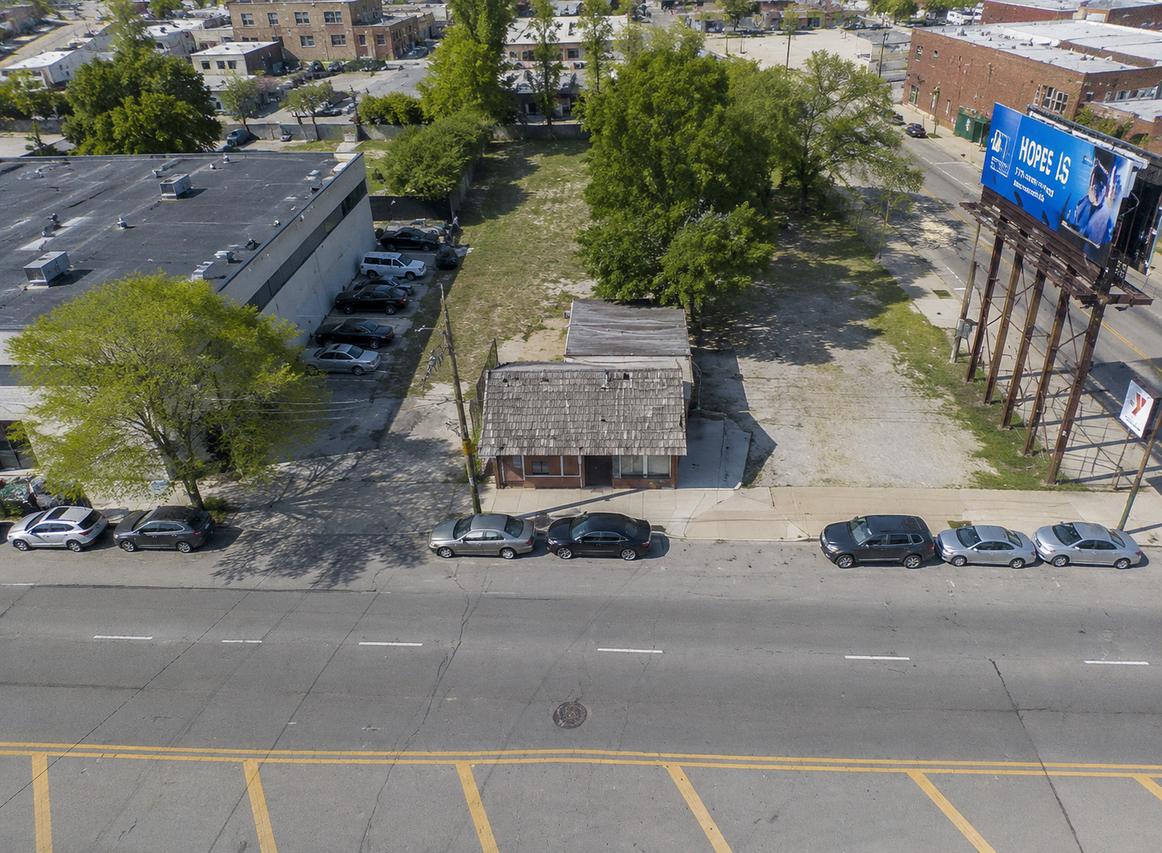7216 N Western Ave., Chicago, IL 60645