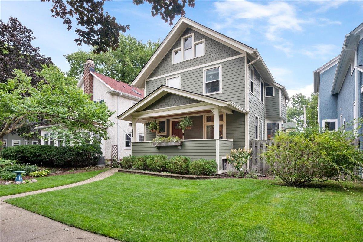 1133 Grant St., Evanston, IL 60201