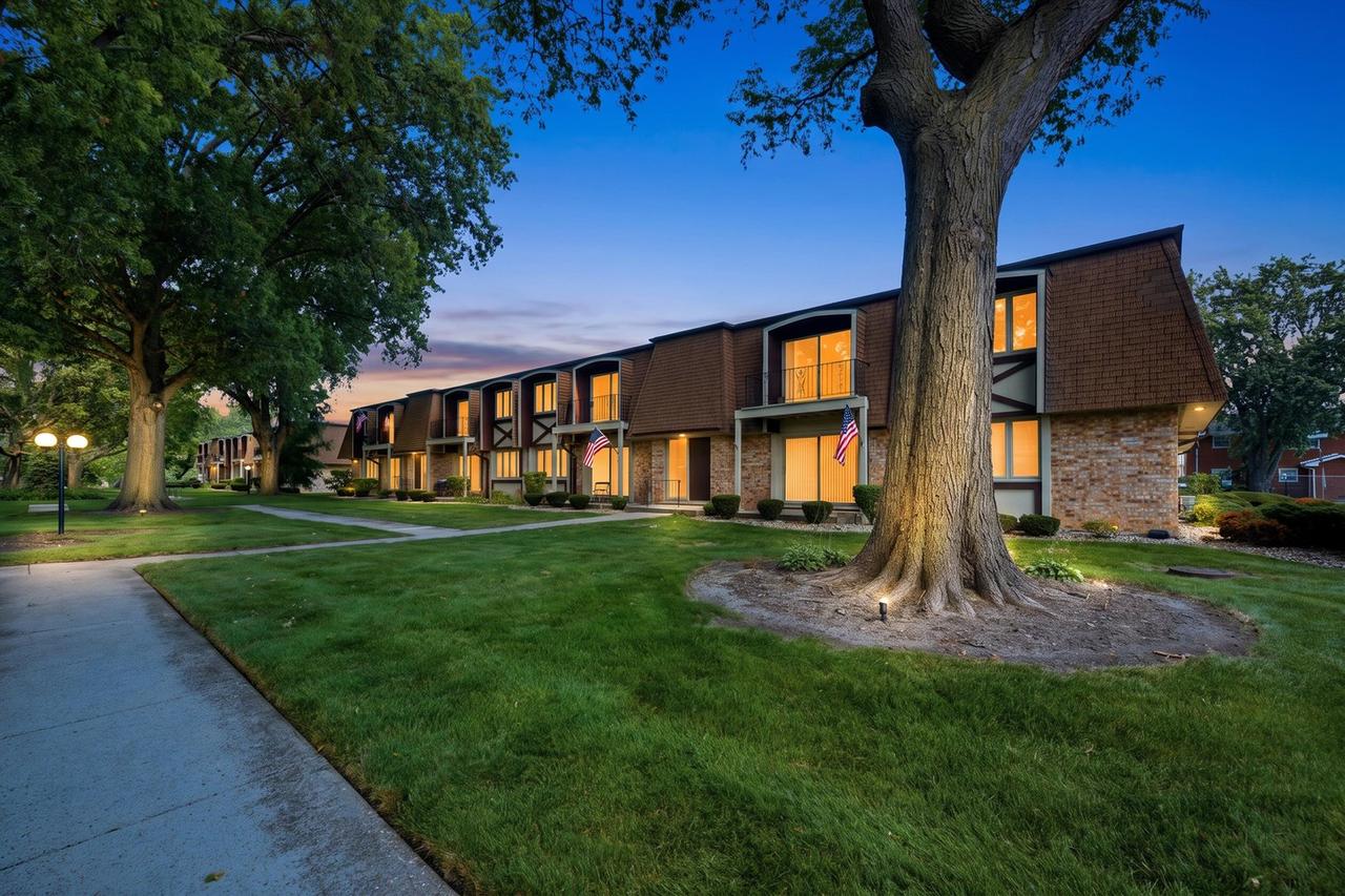 12750 Carriage Ln. #A1, Crestwood, IL 60418