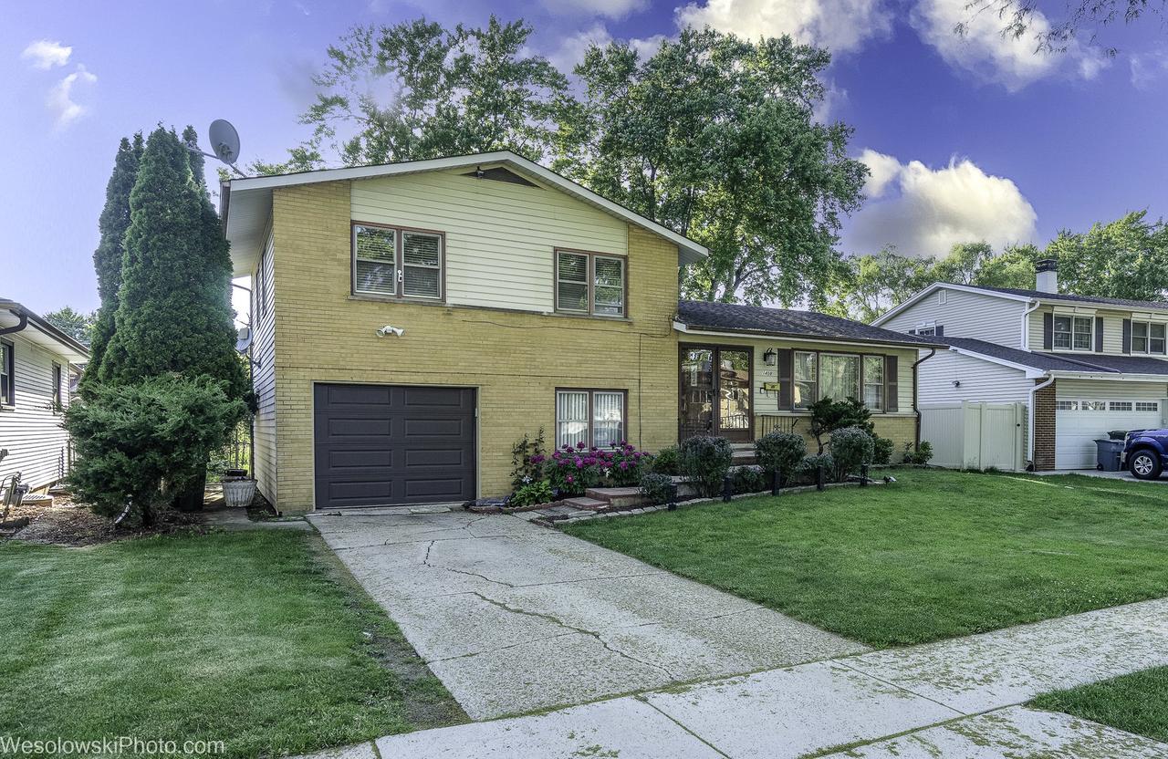 1408 S Fern Dr., Mount Prospect, IL 60056