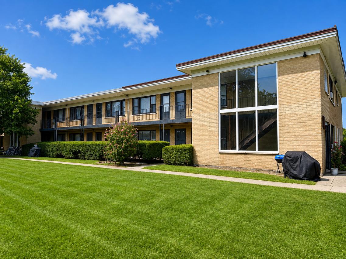 44 King Arthur Ct. #12, Northlake, IL 60164