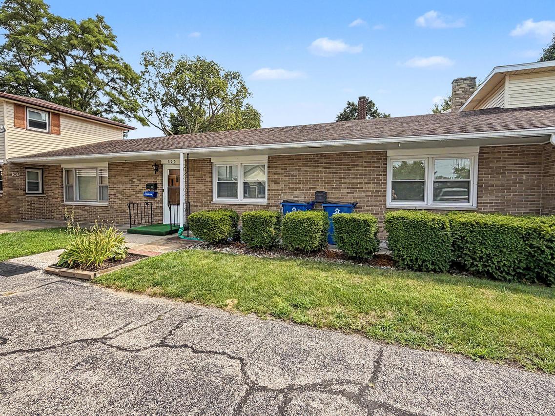 305 E Cherry St. #3, Watseka, IL 60970
