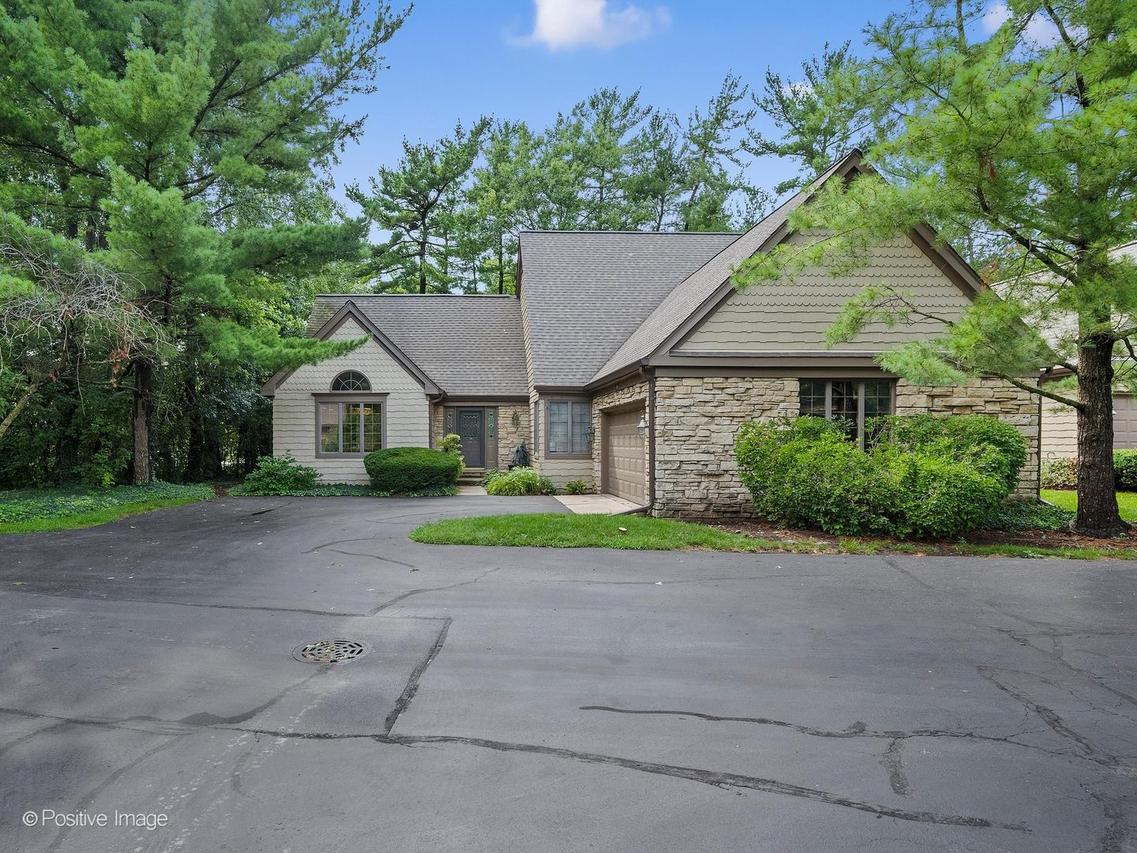 1084 Larkspur Ln., Darien, IL 60561