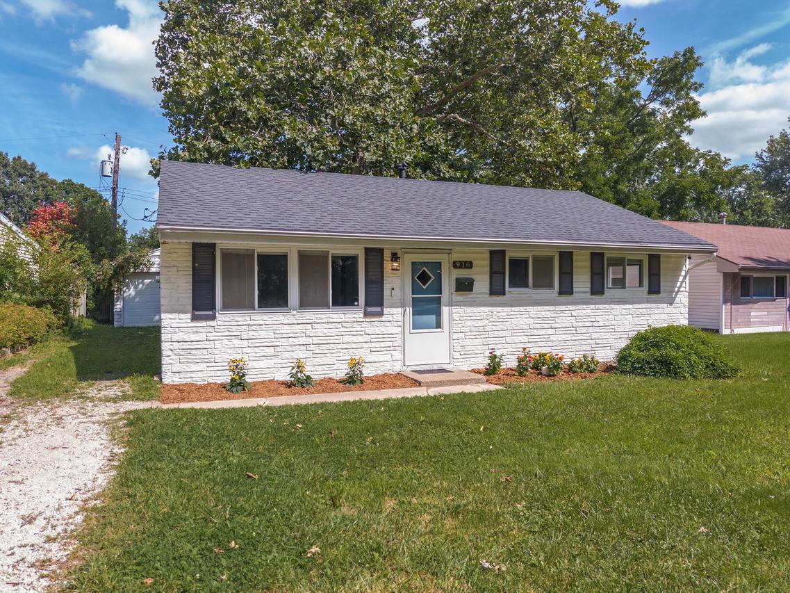 916 N Fell Ave., Normal, IL 61761