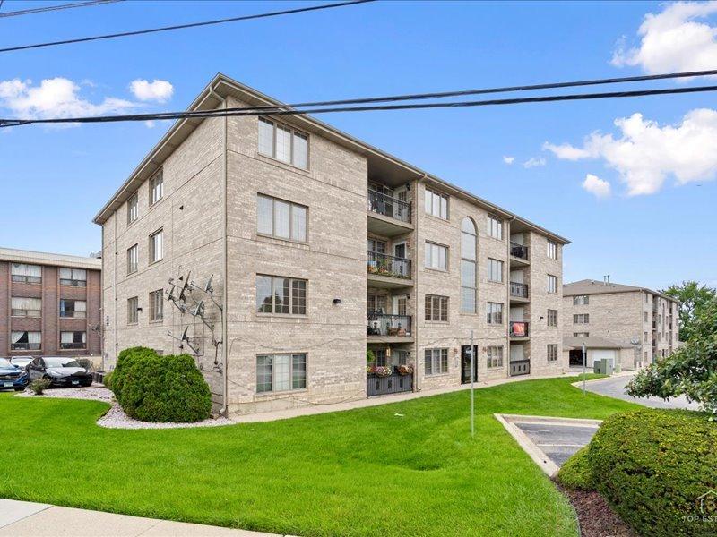 10600 SW Southwest Hwy. #303A, Chicago Ridge, IL 60415