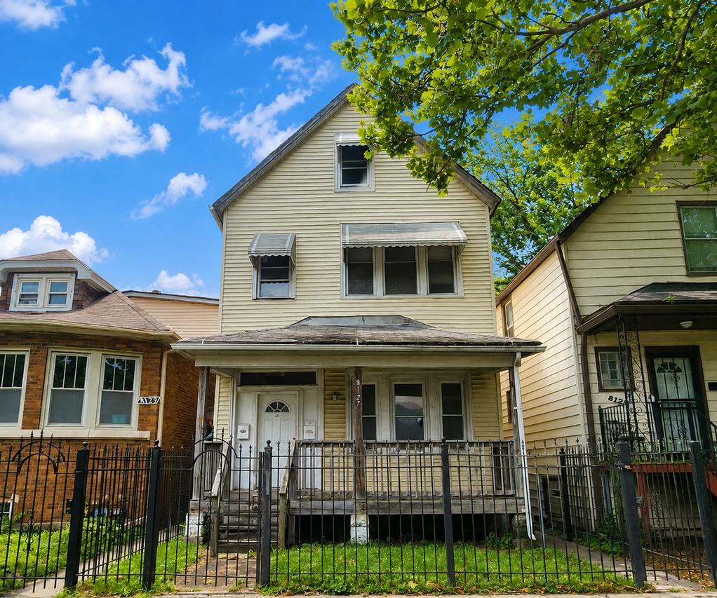 8127 S Burnham Ave., Chicago, IL 60617