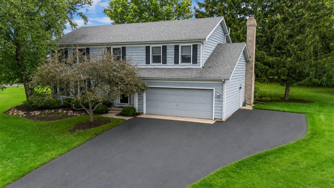 4402 Fox Creek Dr., Crystal Lake, IL 60012