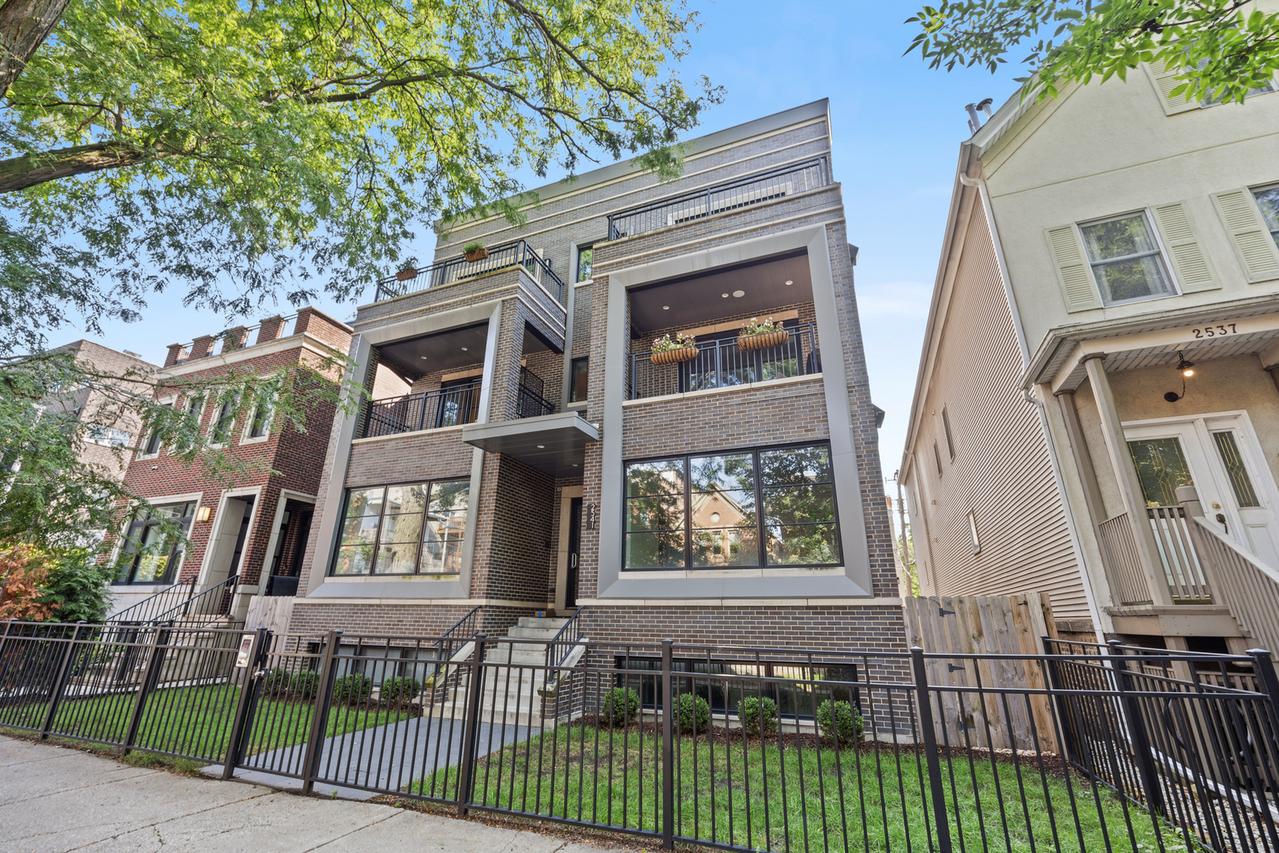 2541 N Wayne Ave. #1S, Chicago, IL 60614