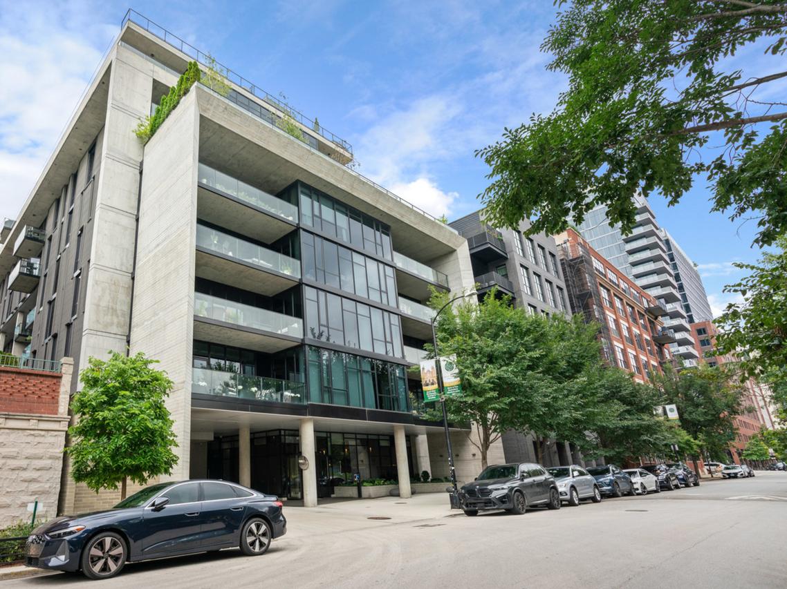 111 S Peoria St. #PH03, Chicago, IL 60607